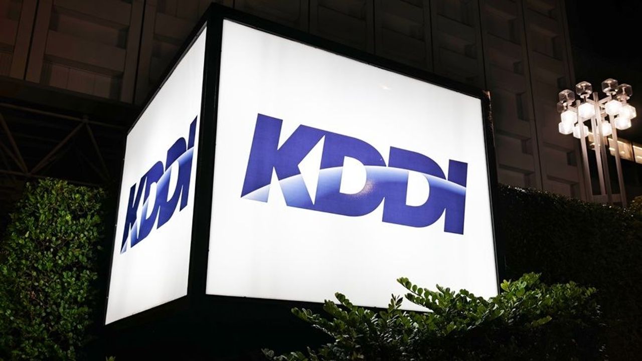 KDDI料金改定で増える負担：ユニバーサル料は1番号あたり月額2.2円に